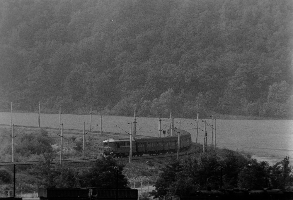 http://images.bahnstaben.de/HiFo/00040_Interrail 1982 - Teil 15  Schrott und mehr in Sighisoara/3066306138643535.jpg